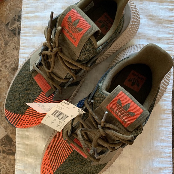 Men’s size 11 Adidas - Picture 3 of 4